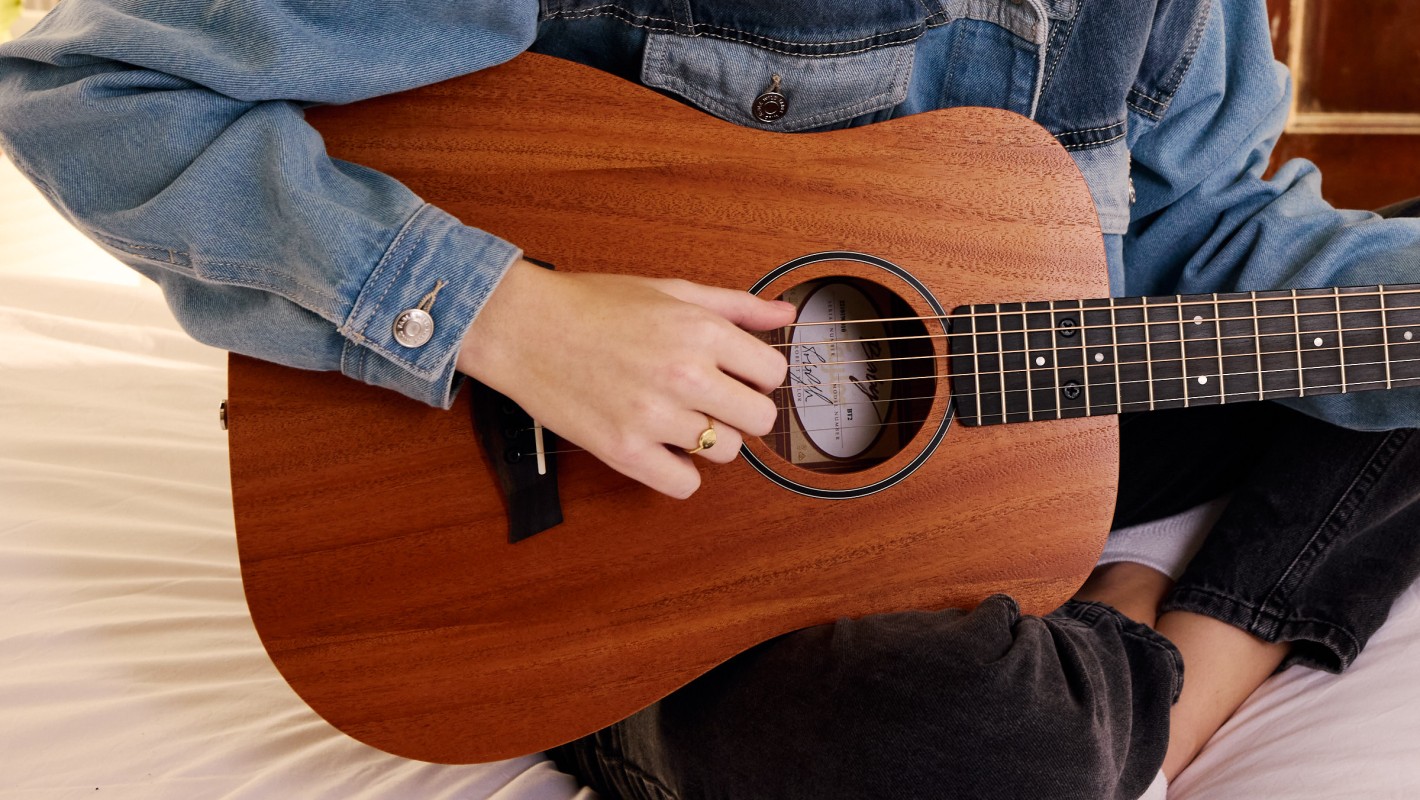 Baby Mahogany (BT2e) Layered Sapele Acoustic-Electric Guitar